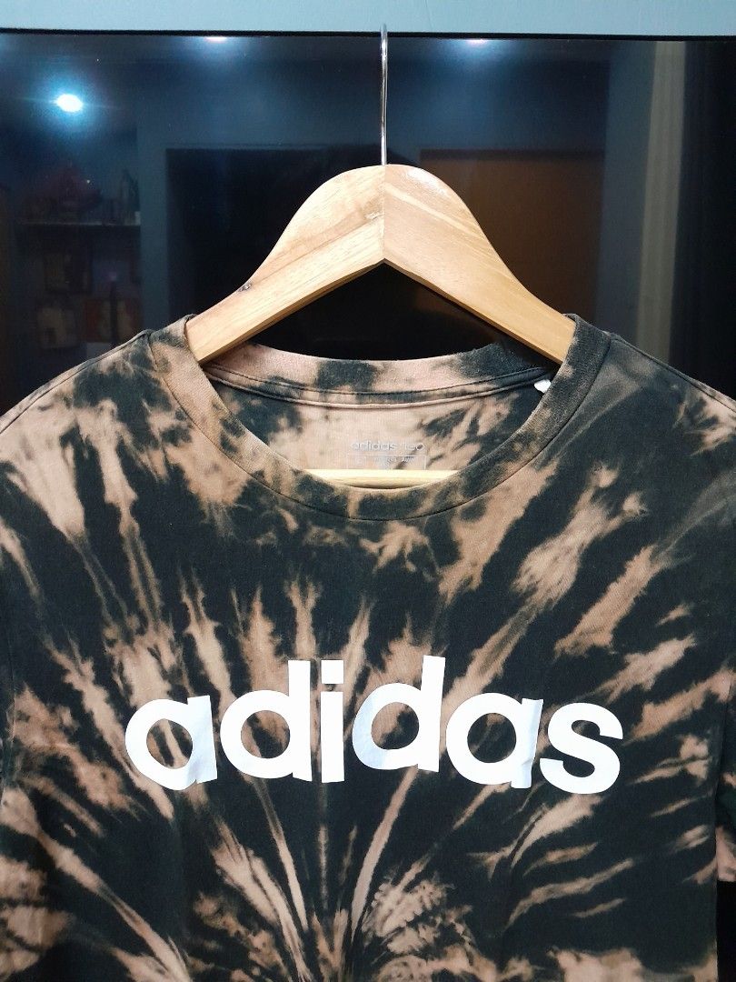 Tie dye 2025 adidas outfit