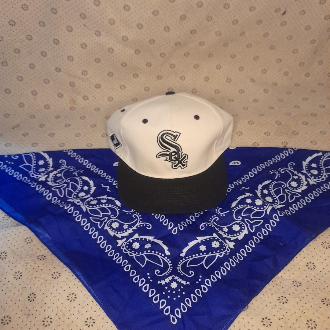 Vintage White Sox, Men's Fashion, Watches & Accessories, Caps & Hats on  Carousell