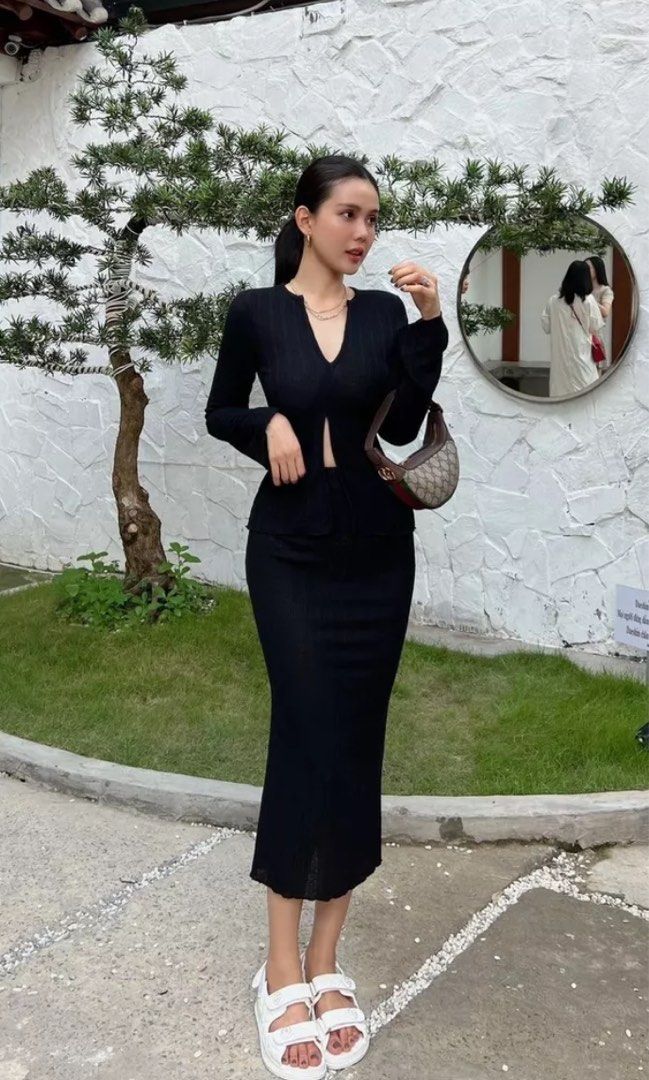 Black midi skirt online set