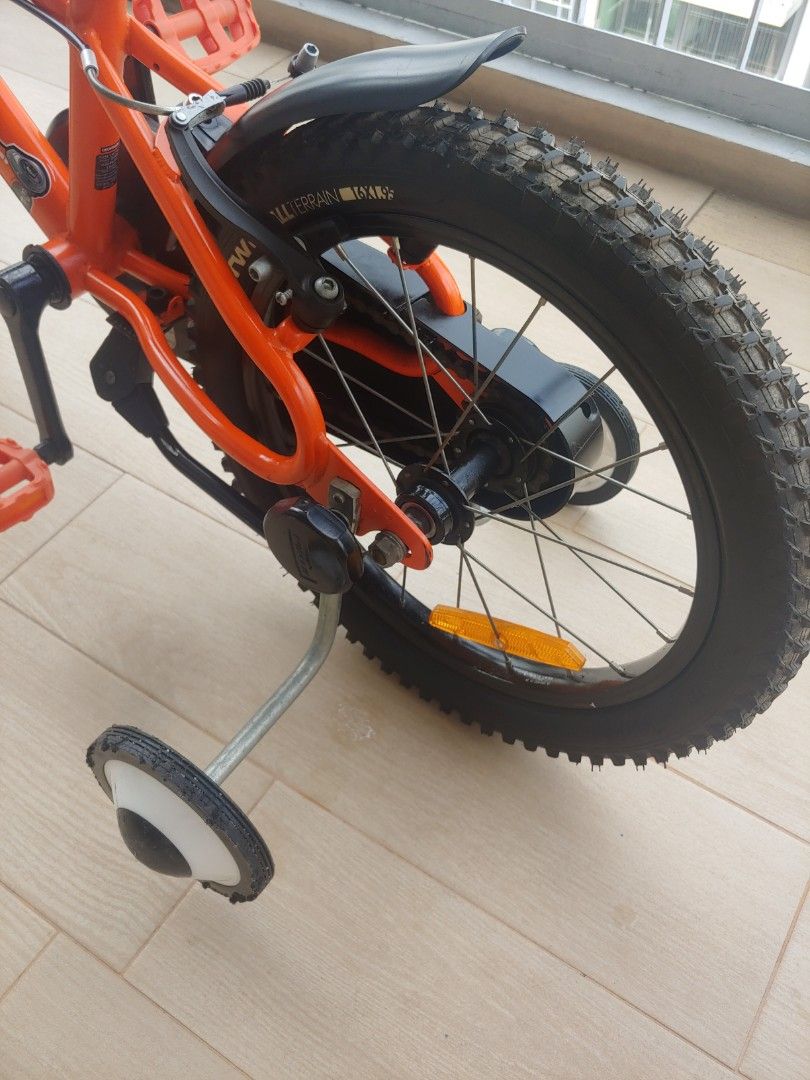 Decathlon Kids Bike Btwin 16" + Training Wheels + Bike Lock, Sports