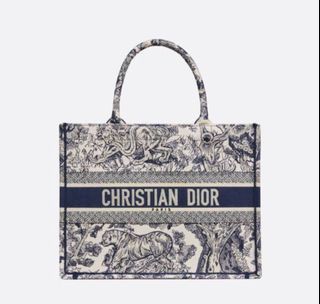 Dior - Medium Dior Book Tote Black and White Macro Houndstooth Embroidery (36 x 27.5 x 16.5 cm) - Women