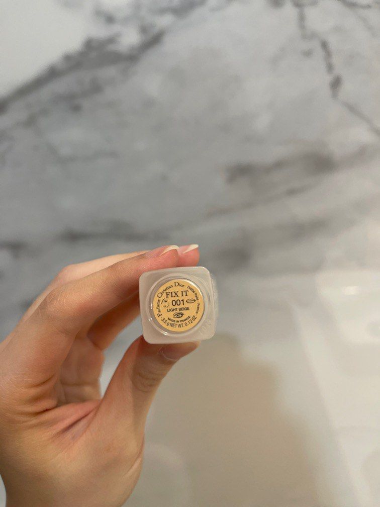 Dior Fix it concealer Kesehatan Kecantikan Rias Wajah di Carousell