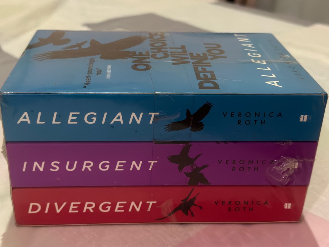DIVERGENT SERIES BOOK SET on Carousell