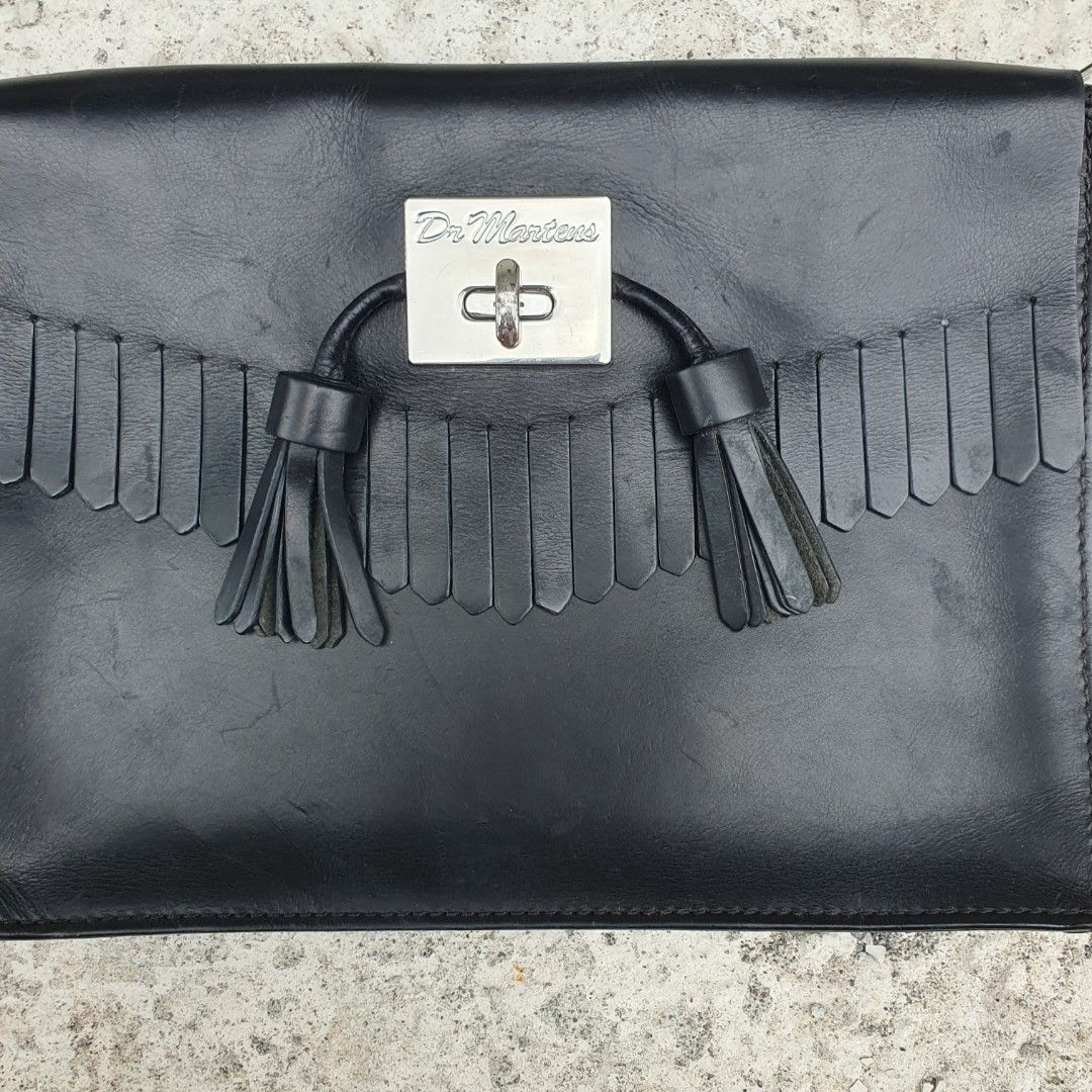 Dr martens hot sale clutch bag