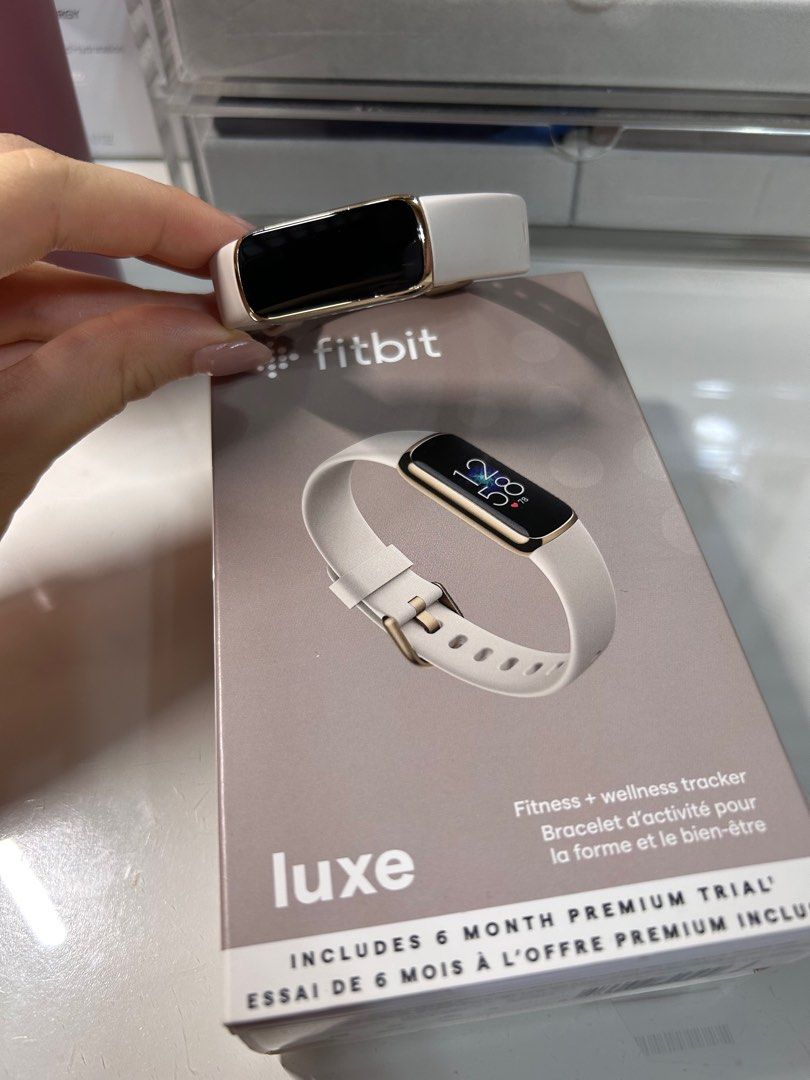 ✨Fitbit Luxe 智慧型手錶（9成新）✨米白色超美～, 手機及配件, 智慧