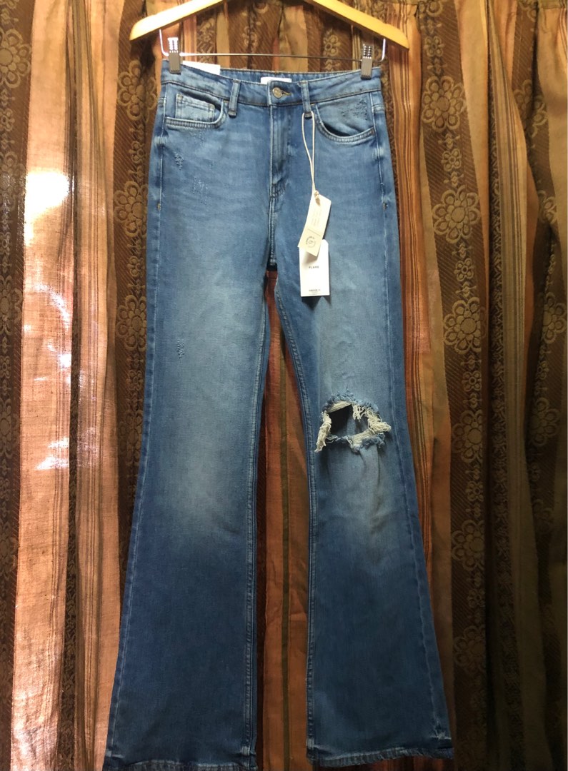 Forever 21 flare riped jeans, Fesyen Wanita, Pakaian Wanita