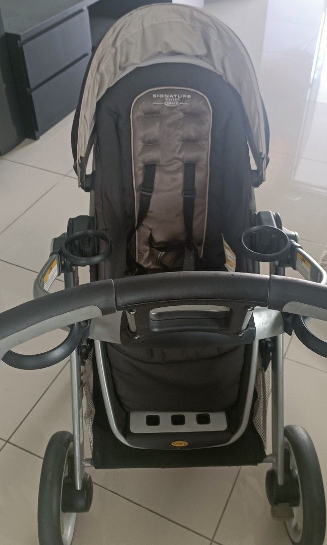 Graco Signature Series Baby Strollers, Babies & Kids, Going Out
