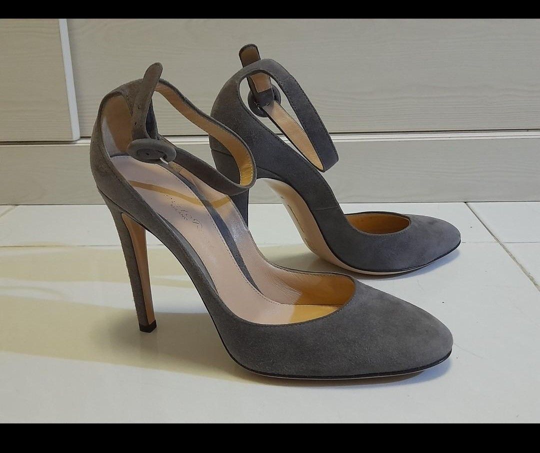 Gianvito rossi grey cheap suede pumps