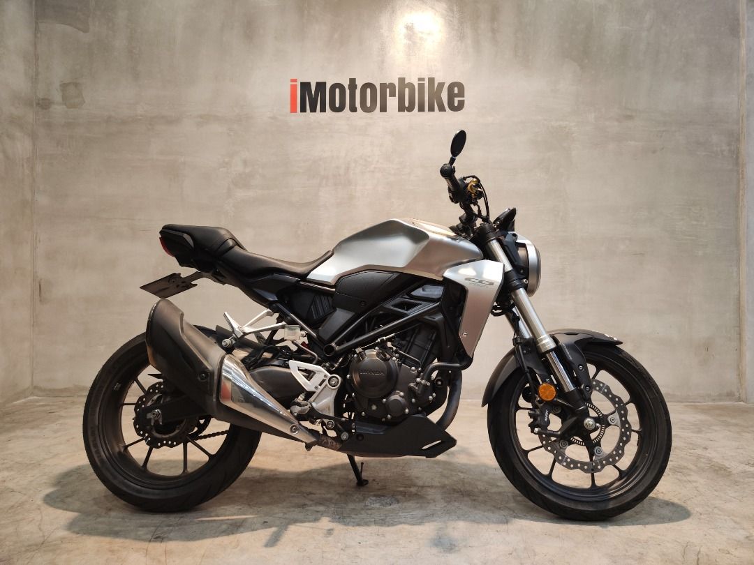 Honda CB250R (2019) - Low mileage !!!, Motorbikes on Carousell