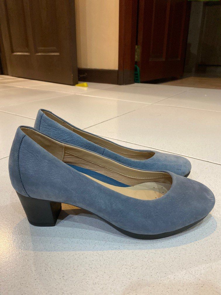 Pumps hush hotsell puppies