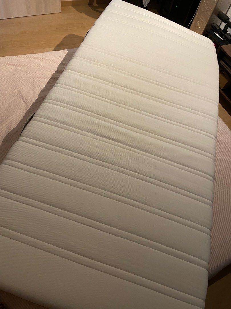 Malvik store foam mattress