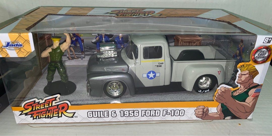 STREET FIGHTER - Guile & 1956 Ford F-100 - 1:24 : :  Figurines Jada Toys Street Fighter