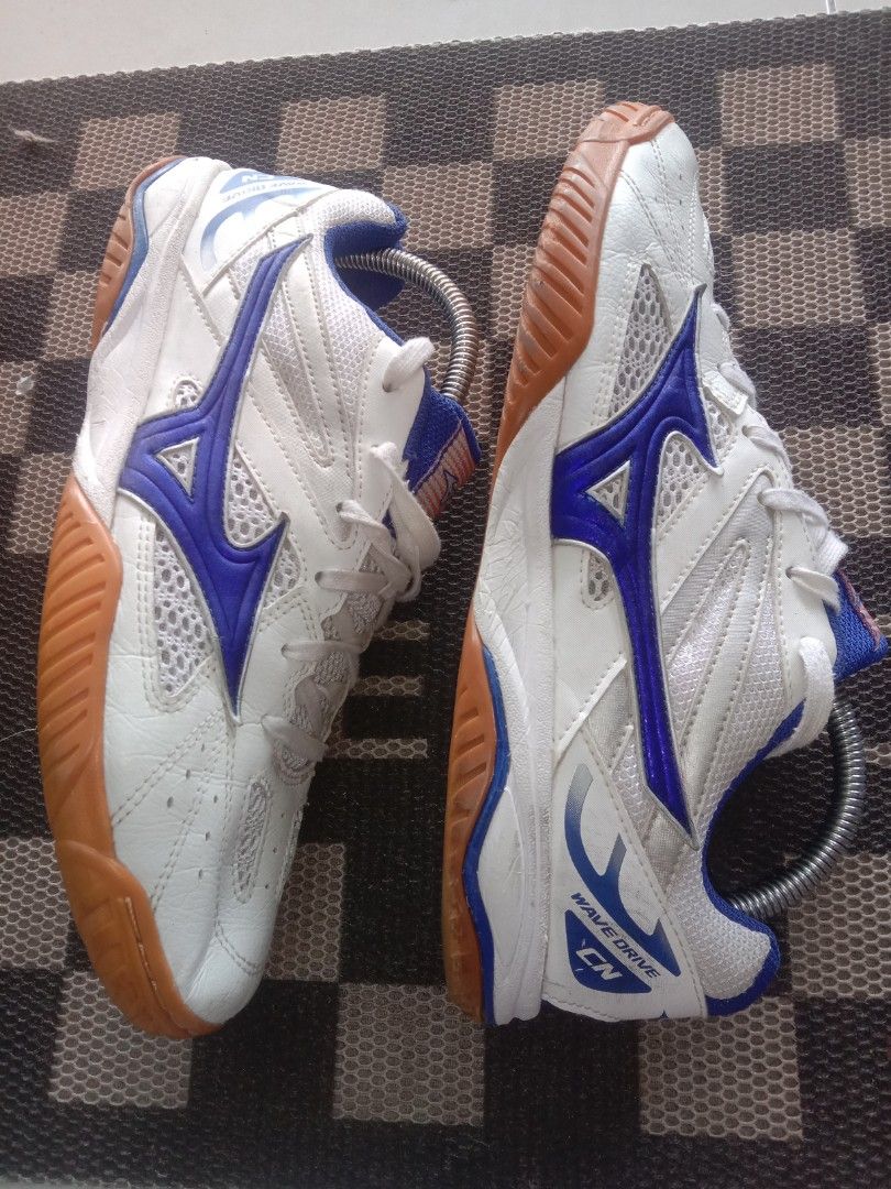 kasut badminton mizuno wave drive