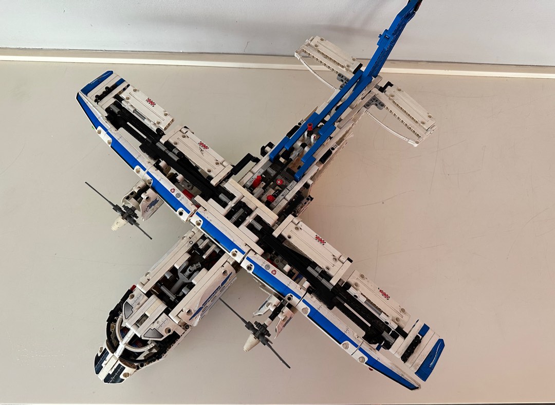 LEGO® Technic 42025 L'avion cargo - Lego
