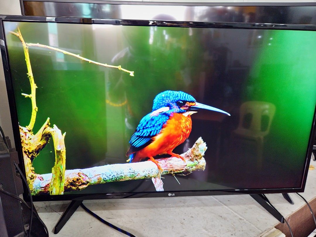 LG 43"INCH 4K SMART TV, TV & Home Appliances, TV & Entertainment, TV on