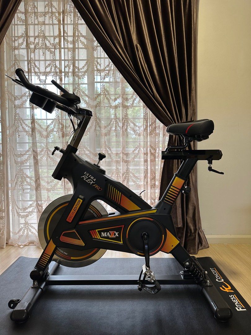 Like New Maxx Ultra Flex Pro Spin Bike Indoor Bike Sports