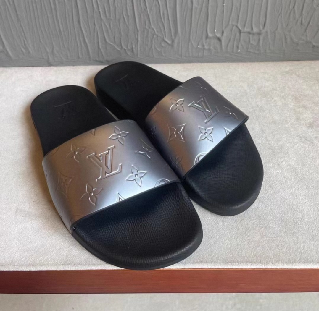 Louis Vuitton Waterfront Mule slides, Men's Fashion, Footwear, Flipflops  and Slides on Carousell