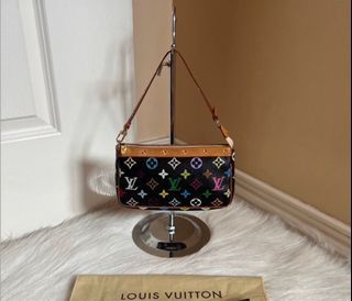 Michael Kors Multi Pochette ala LV!🥰 onhand!!!, Women's Fashion, Bags &  Wallets, Purses & Pouches on Carousell