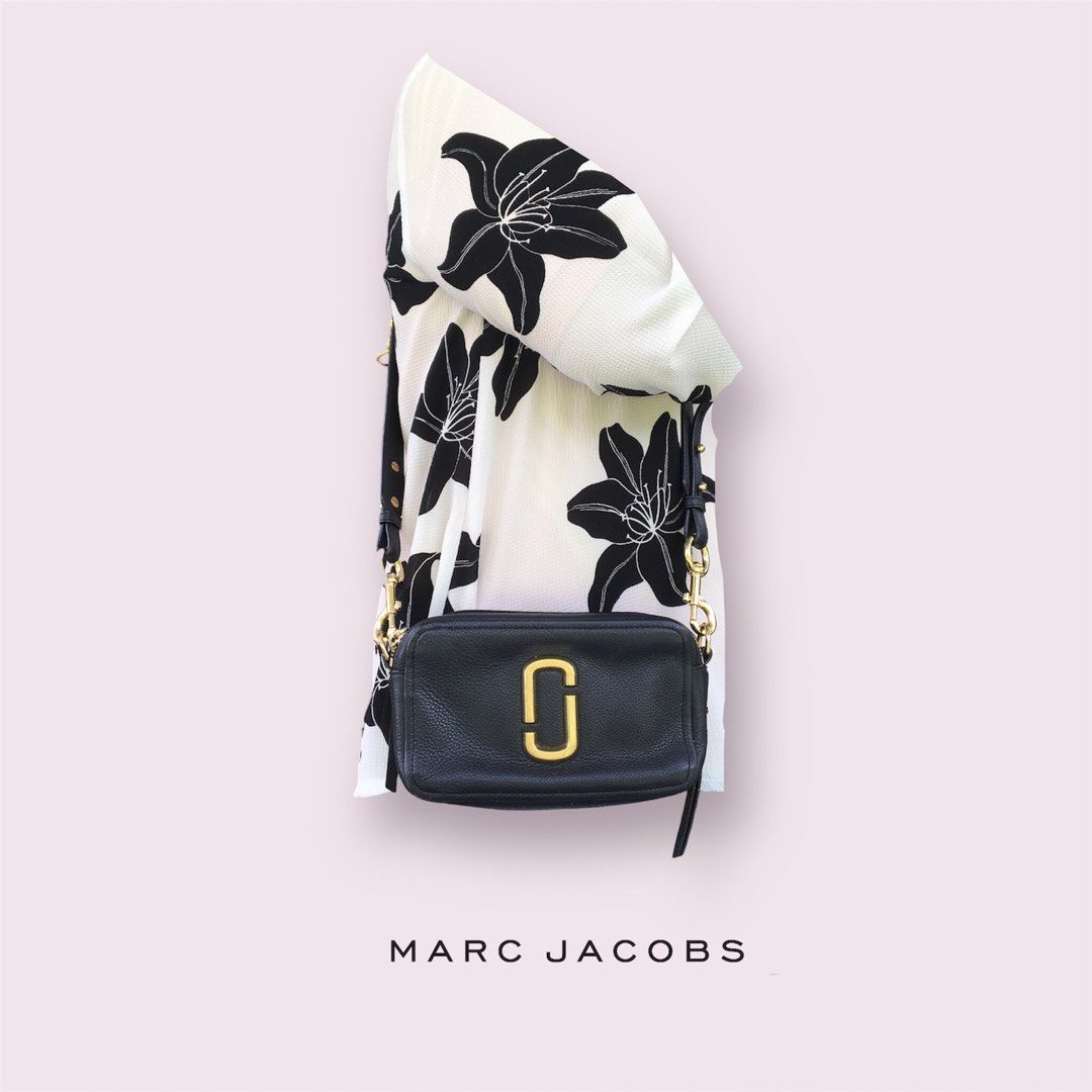 Marc Jacobs Softshot 21, Women's Fashion, Bags & Wallets, Cross-body Bags  on Carousell