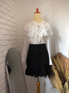 (Kategori: ) berada di . Dikirim oleh relovefashion.id (ID iklan 1251191948, Gambar 1). Deskripsi: .