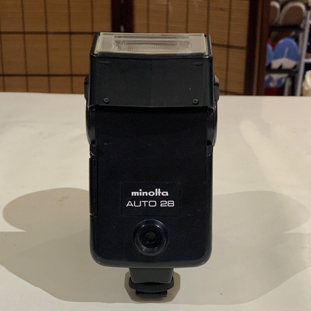 Minolta Auto 28 Flash UNTESTED (Category: Lens & Kits) located in Dasmarinas. Submitted by gingeramking (Listing ID 1251239134, Image 2). Description: Minolta Auto 28 Flash CONDITION: Lightly used INCLUSIONS: Flash only, no box NOTE: Corrosion on battery door Untested since di ko alam paano paganahin 😅 Uses 4x AA batteries, 1.5V each Meet-ups at Dasmariñas Cavite and Intramuros Manila (Or kung saan po malapit).