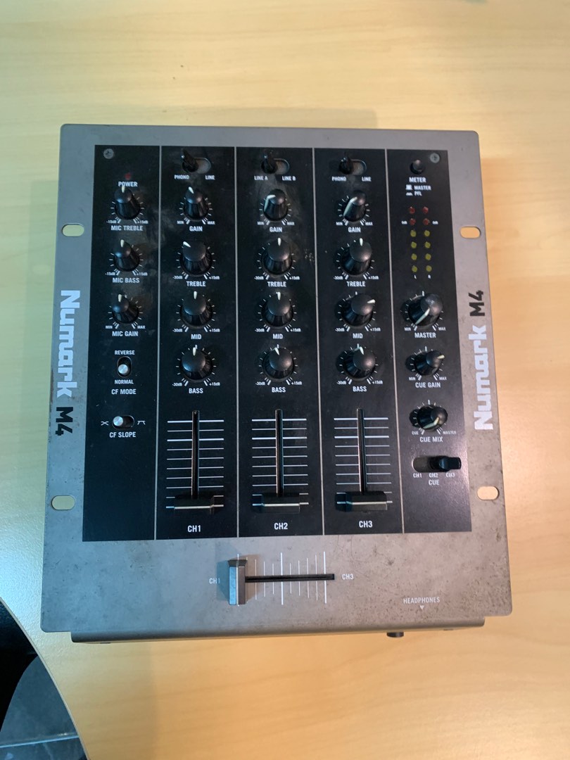 mixer numark M4 on Carousell