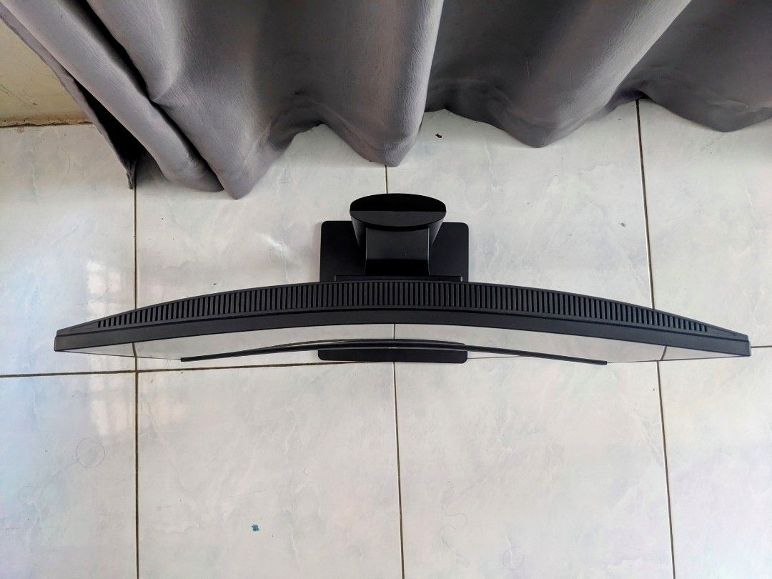 Monitor HP X24C Curved Gaming, Computers & Tech, Desktops on Carousell