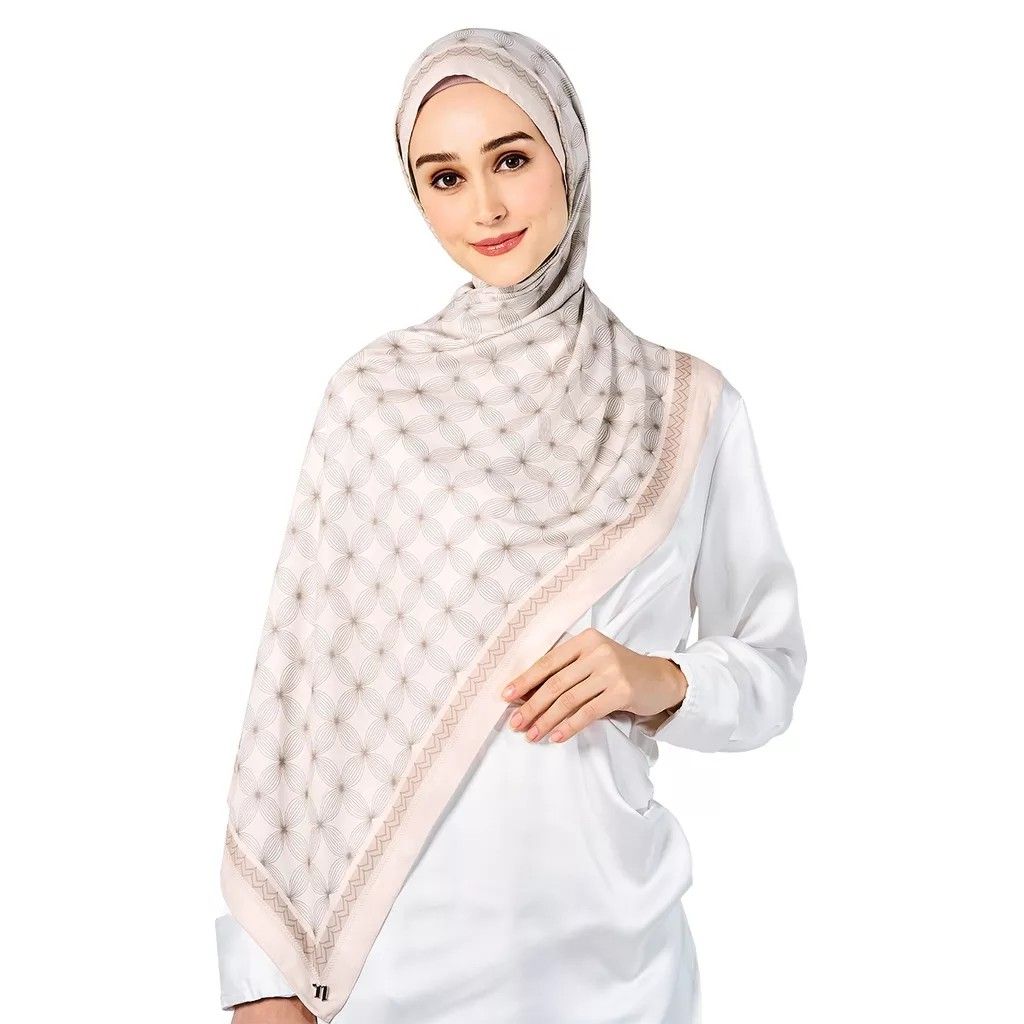 Naelofar Shawl Echo Geomaetric Women s Fashion Muslimah Fashion