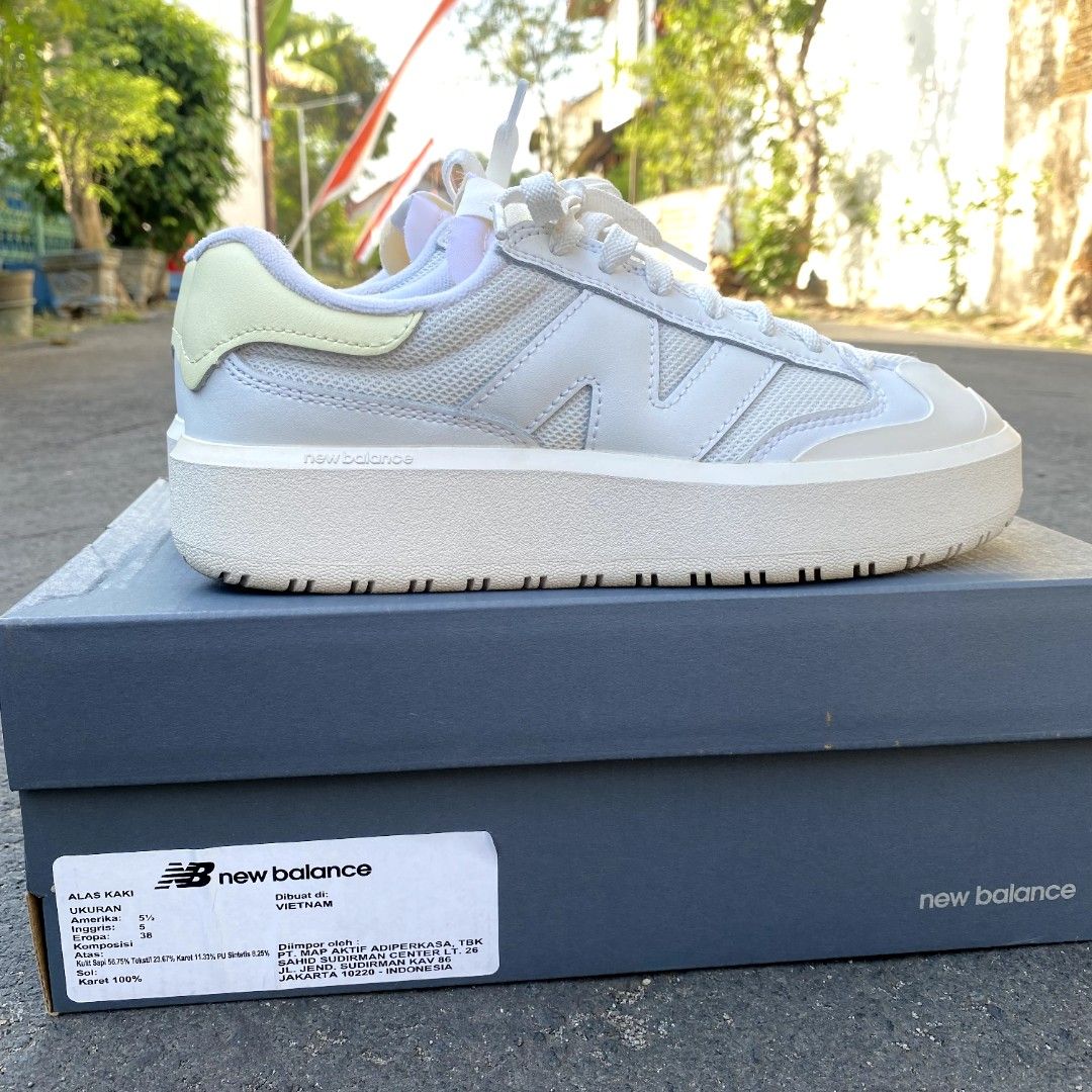 New Balance CT302 Original Like New Footlocker, Fesyen Wanita, Sepatu di Carousell