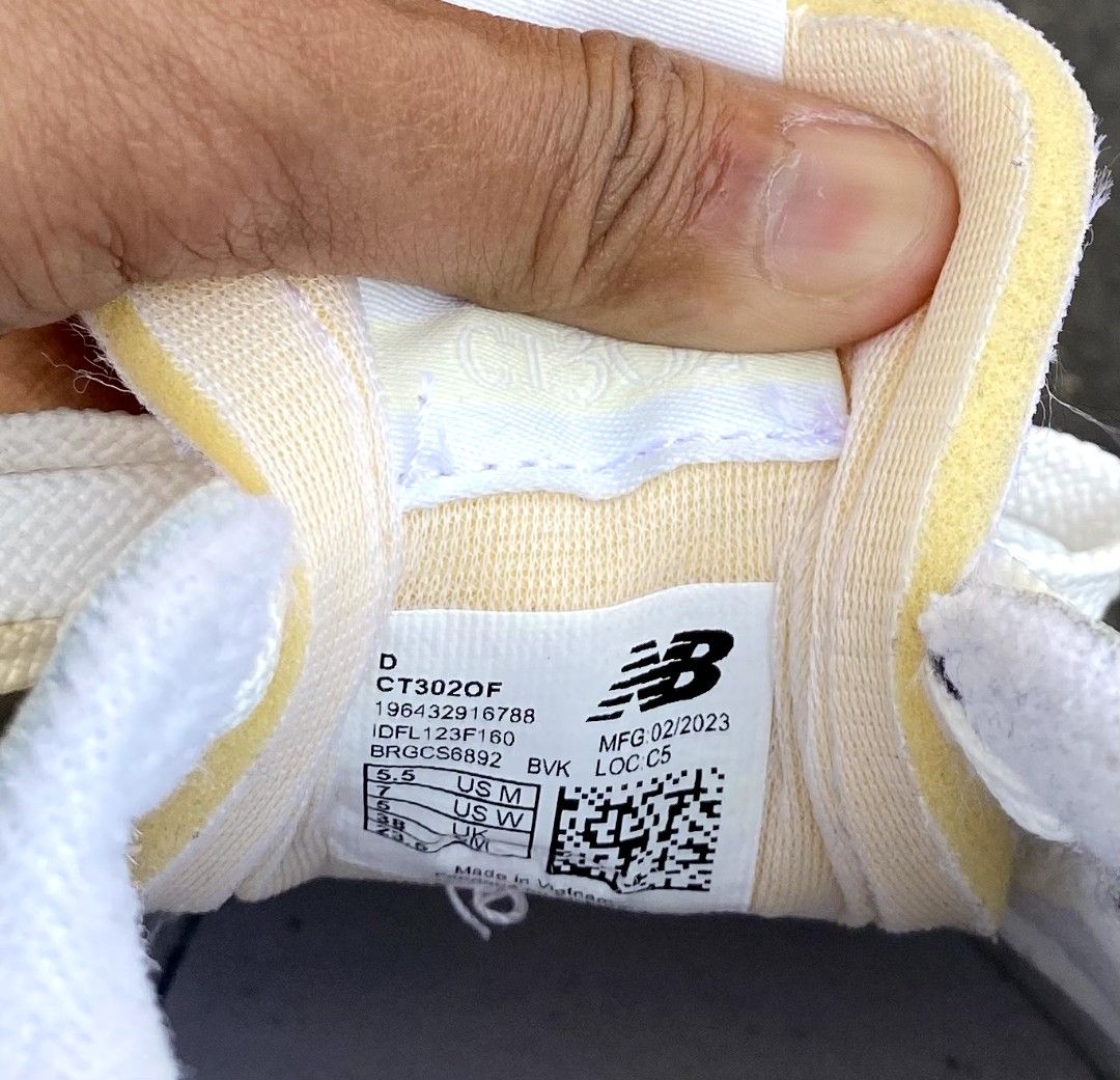 New Balance CT302 Original Like New Footlocker, Fesyen Wanita, Sepatu di Carousell