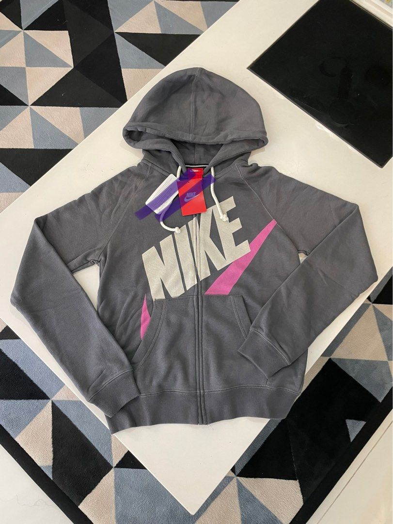 Nike hoodie dimensions top