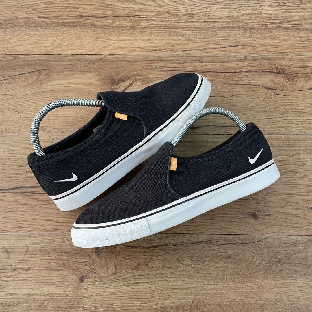 Nike slip on boat shoes store
