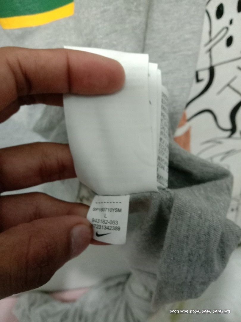 Nike tennis court shirt on Carousell