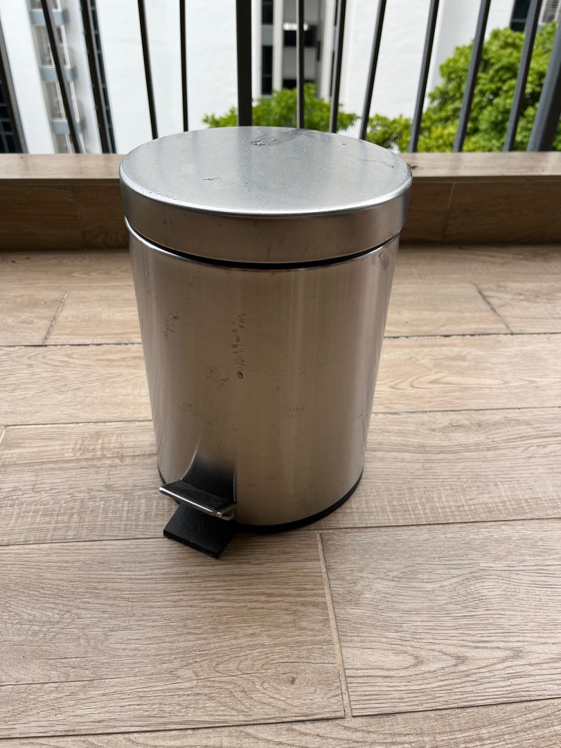 Pedal bin ikea 5L, Furniture & Home Living, Cleaning & Homecare