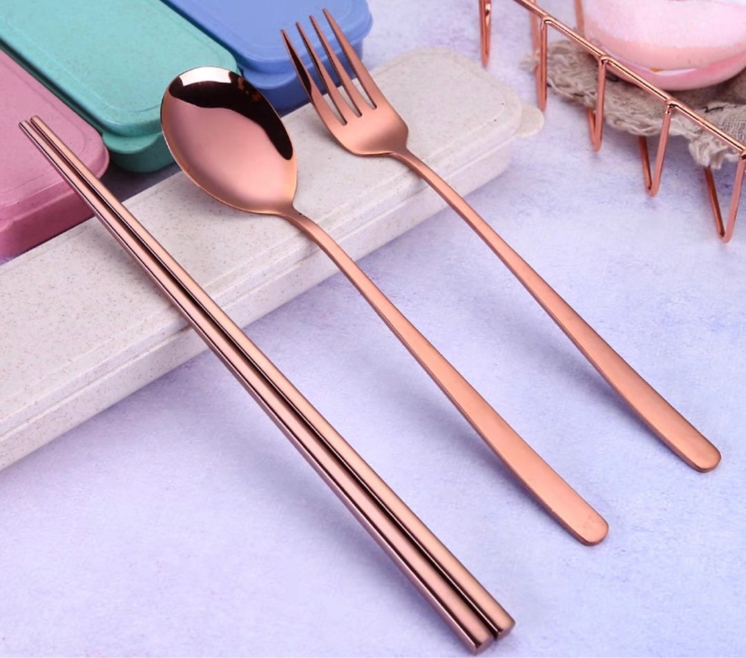Portable Rose gold Cutlery set, Furniture & Home Living, Kitchenware