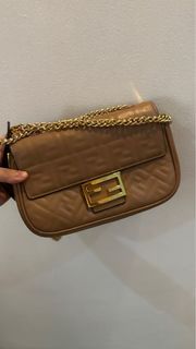 Baguette chain midi bag Fendi handbag slingbag tan monogram embossed leather quilted party casual mall 