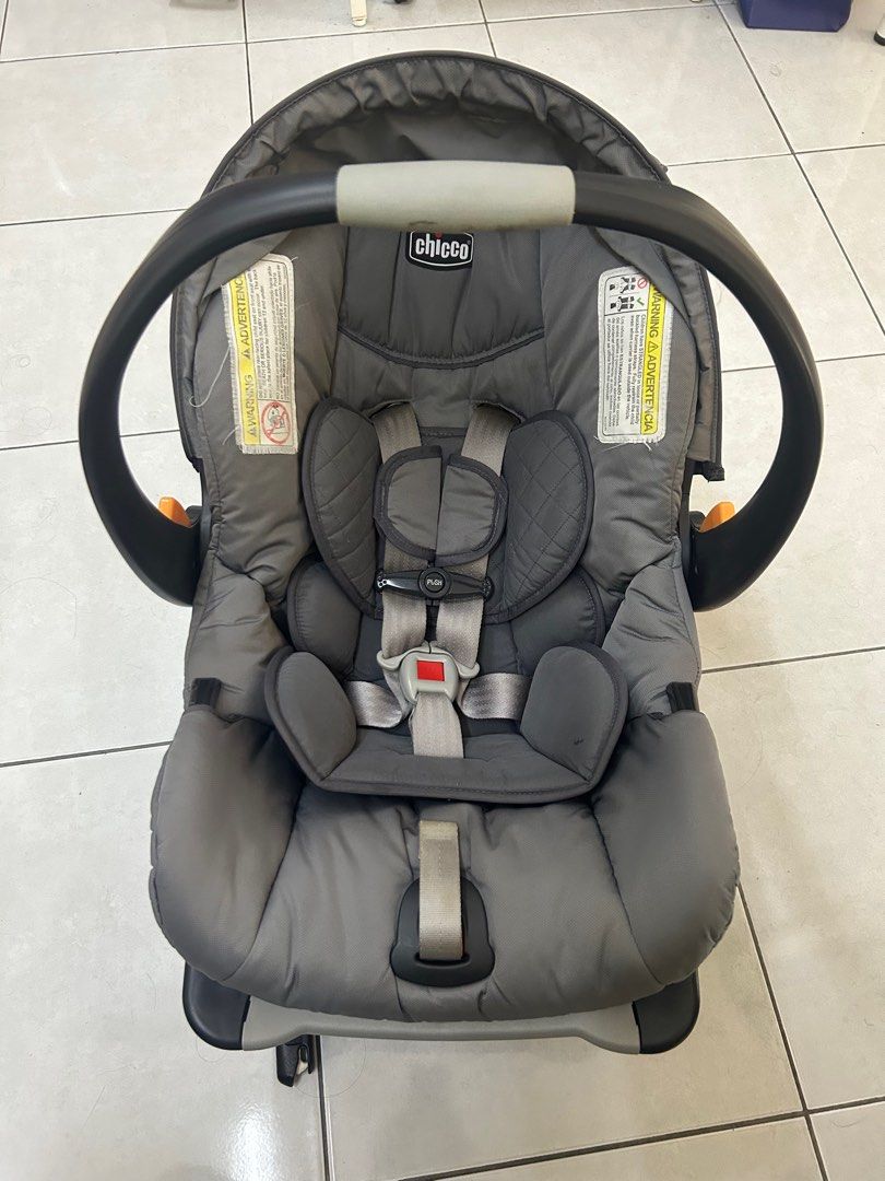 Preloved Carseat Chicco keyfit 30 Babies Kids Going Out Car