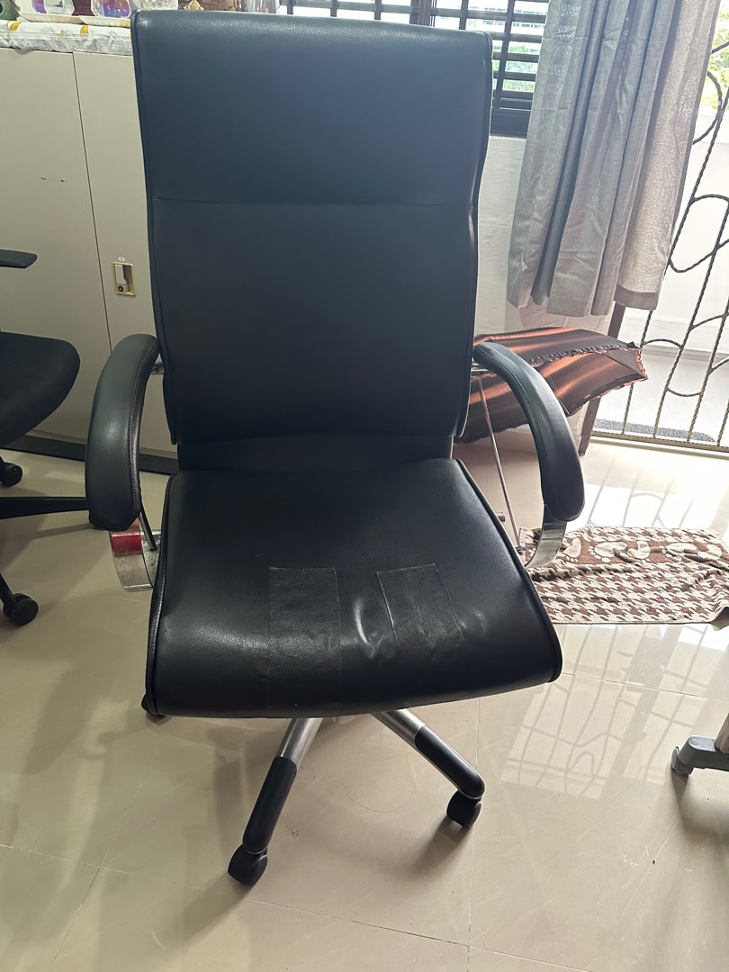 Preloved hot sale office chairs