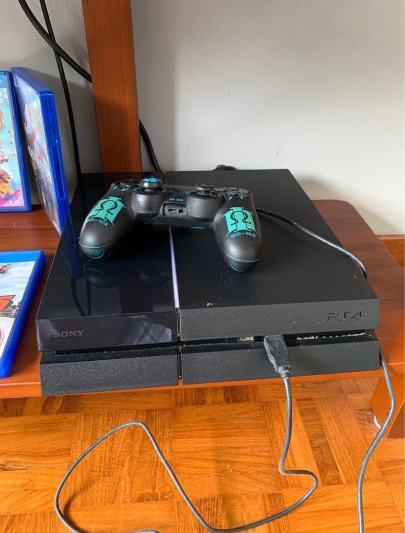 PS4 station with 40 TV