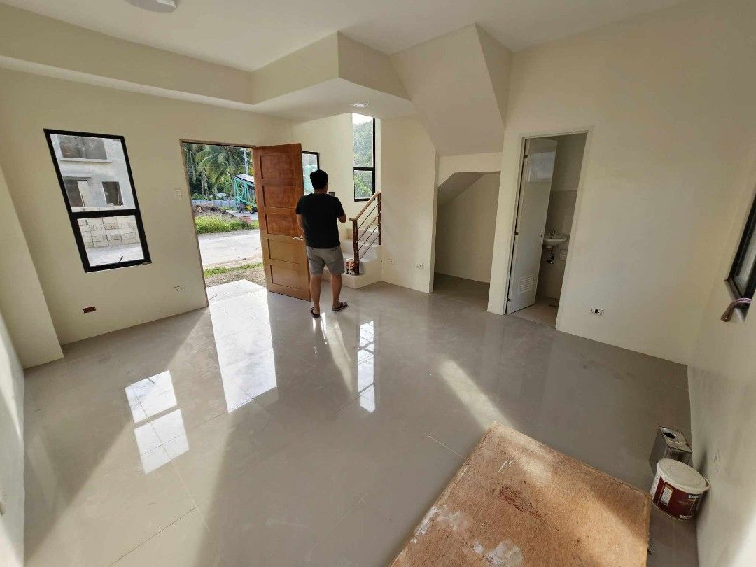 RUSH HOUSE AND LOT FOR ASSUME IN LINAO MINGLANILLA CEBU, Property, For