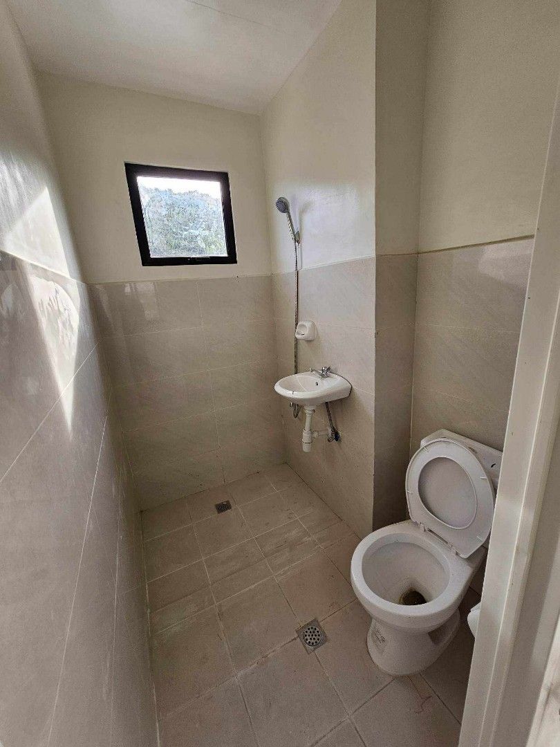 RUSH HOUSE AND LOT FOR ASSUME IN LINAO MINGLANILLA CEBU, Property, For