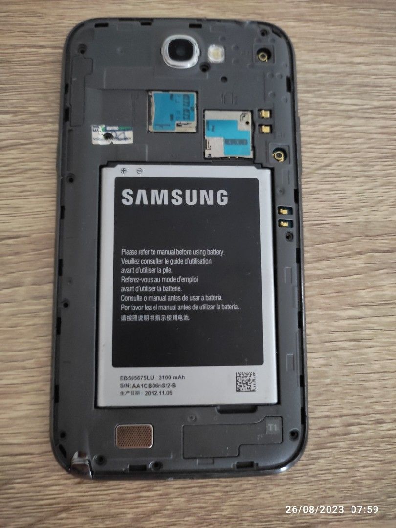 Samsung Galaxy Note II 4g (Category: Samsung) located in Quezon City. Submitted by mariatqc (Listing ID 1251108221, Image 3). Description: Samsung Galaxy Note II 4g for parts out 16gb with pen and box No crack. Clean front and back. Doesn't turn on. Not used it for a long time..