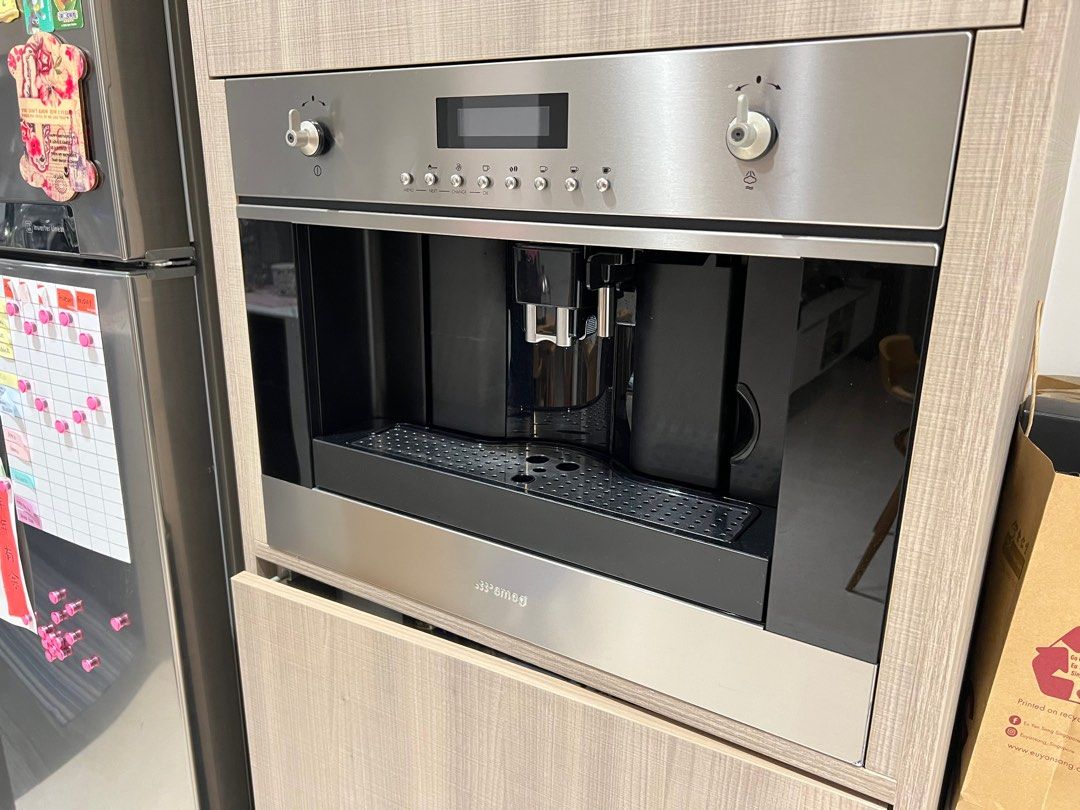 Smeg built in coffee machine, TV & Home Appliances, Kitchen Appliances