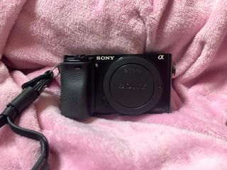 Sony a6000 + Sony Lens 28-70mm + Kamlan Lens 50mm