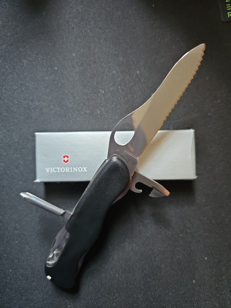 Victorinox trekker sales plain edge