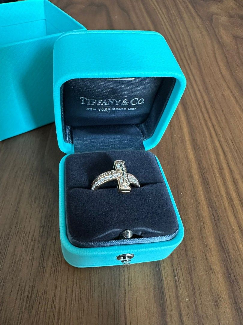 New tiffany engagement ring on sale box