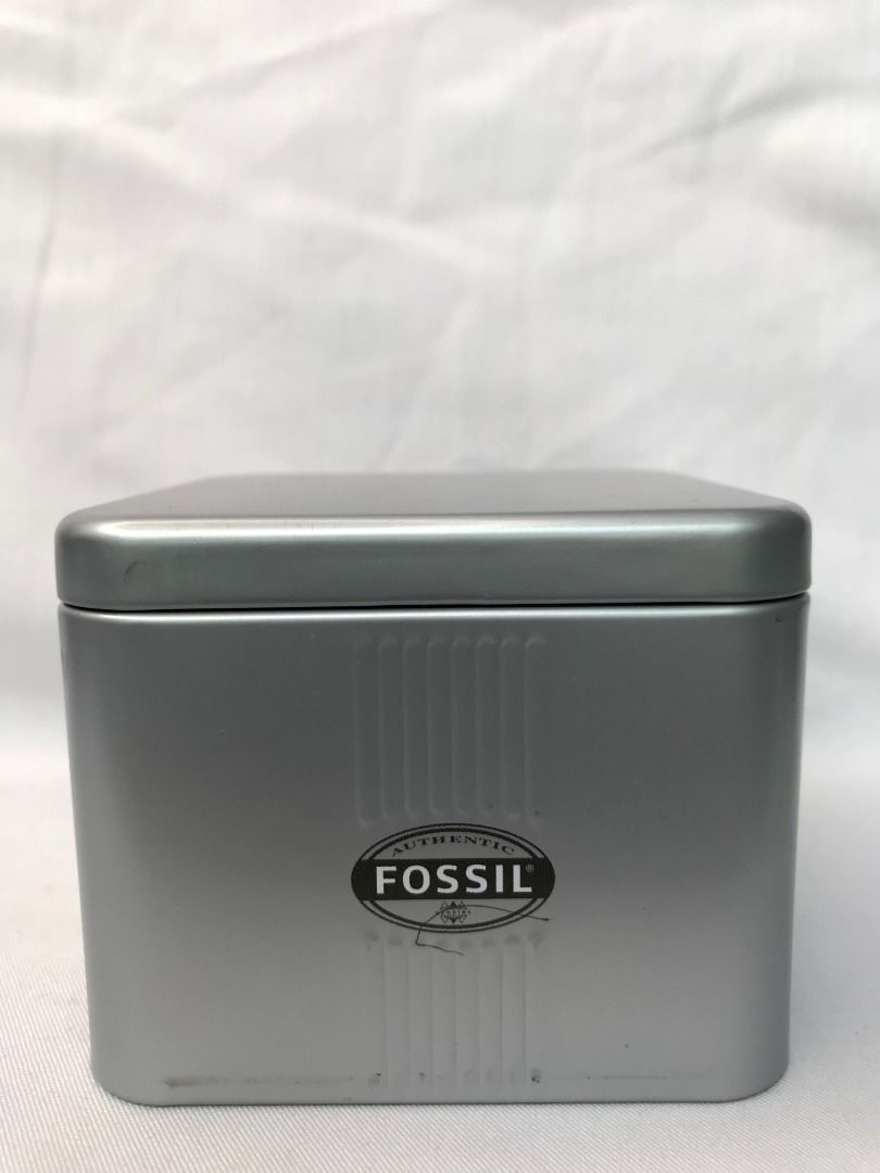 Tin Box Fossil Original Abu polos, Fesyen Pria, Aksesoris, Lainnya