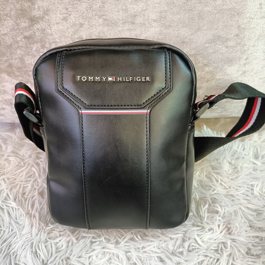 Tommy Hilfiger Sling bag, Men's Fashion, Bags, Sling Bags on Carousell