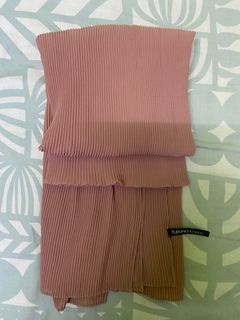 (Category: ) located in . Submitted by yuyaspreloved (Listing ID 1251101774, Image 1). Description: .