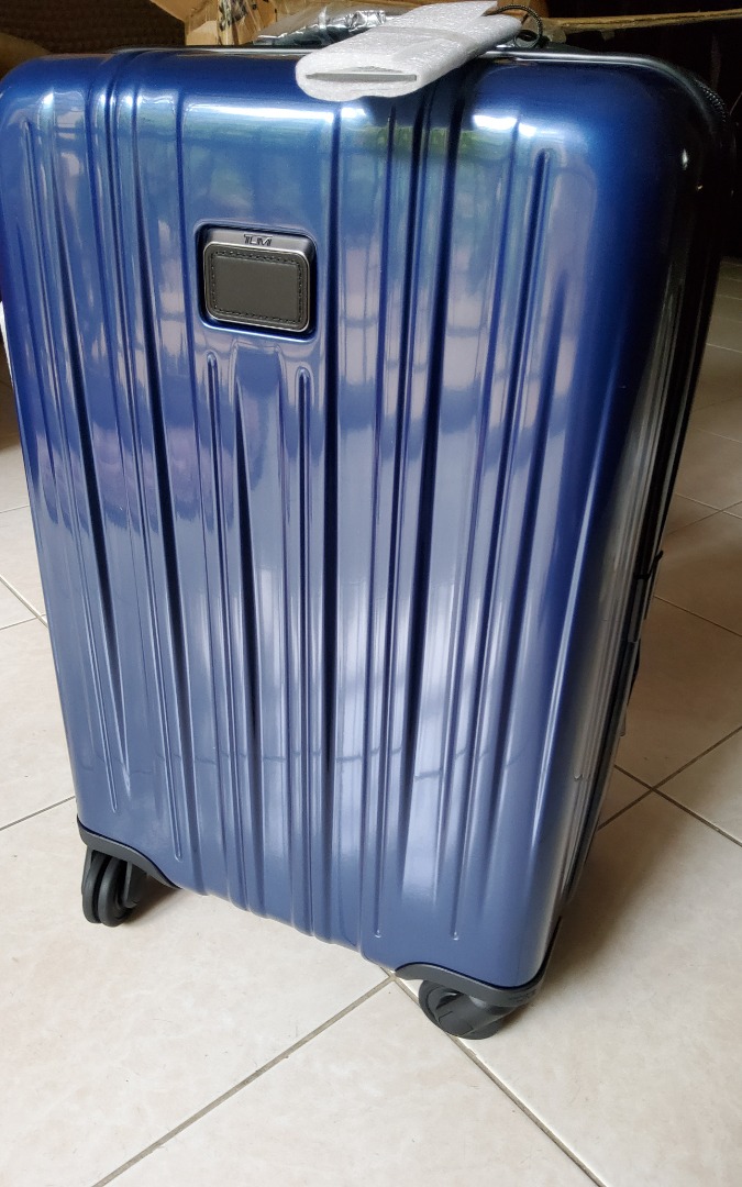 TUMI hard shell super light carryon luggage V3, Hobbies & Toys, Travel